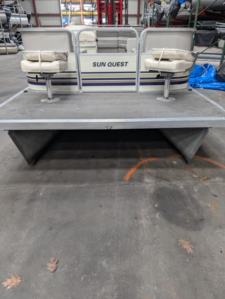 2000 Sea Hunt Pontoon