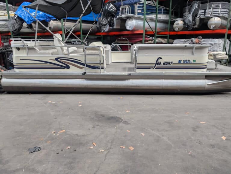 2000 Sea Hunt Pontoon