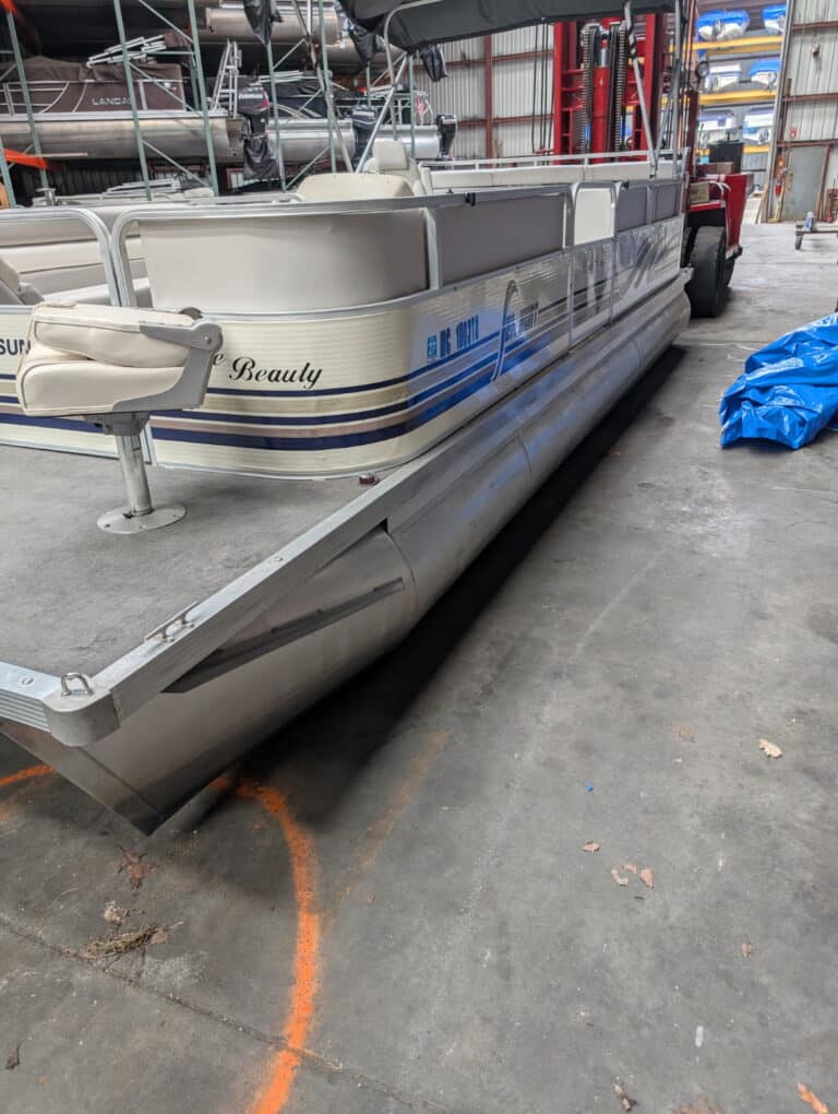 2000 Sea Hunt Pontoon