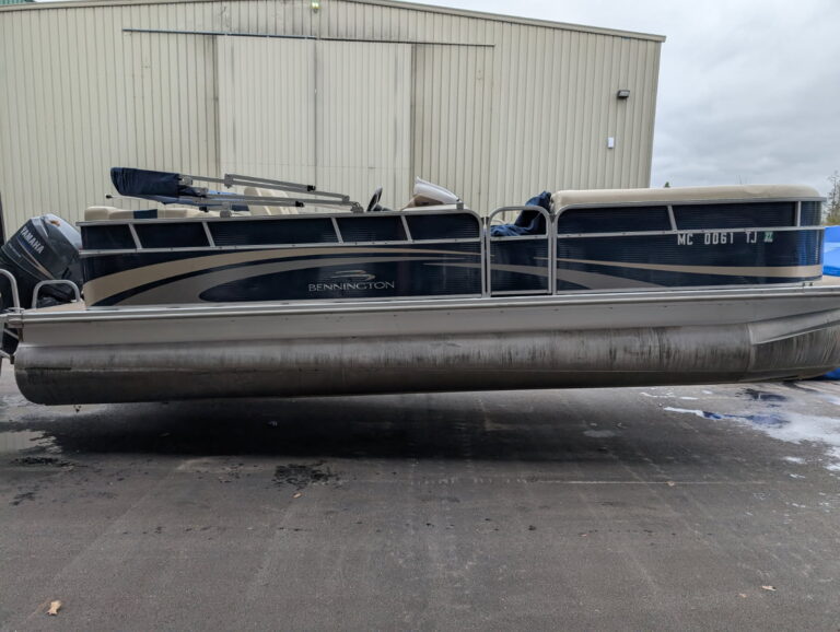 2011 Bennington Tri-Toon