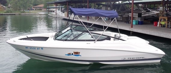 2022 Regal Ski Boat